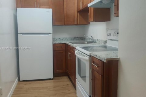 Apartment in Fort Lauderdale, Florida 1 bedroom, 9430.79 sq.m. № 1994387 - photo 4