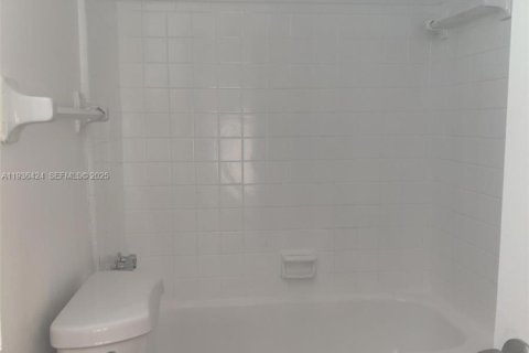 Apartment in Fort Lauderdale, Florida 1 bedroom, 9430.79 sq.m. № 1994387 - photo 10