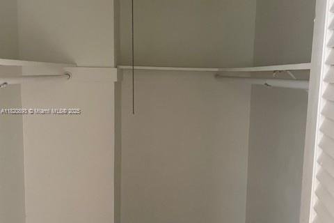Condo in Bal Harbour, Florida, 1 bedroom  № 1937530 - photo 9