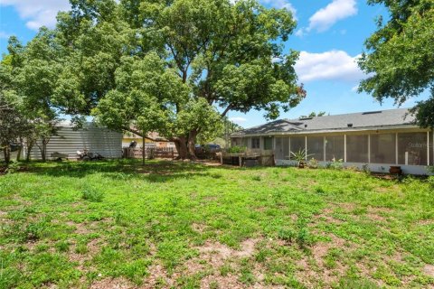 House in Clermont, Florida 2 bedrooms, 140.47 sq.m. № 1791986 - photo 9