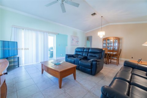 House in Tamarac, Florida 3 bedrooms, 138.52 sq.m. № 2003802 - photo 4