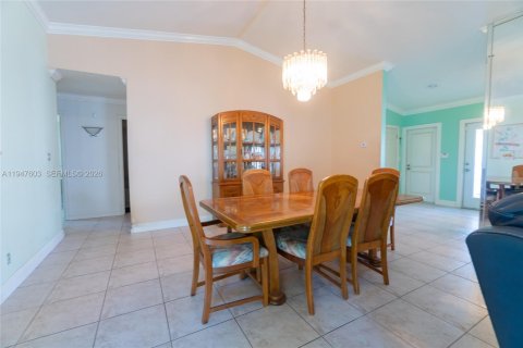 House in Tamarac, Florida 3 bedrooms, 138.52 sq.m. № 2003802 - photo 16