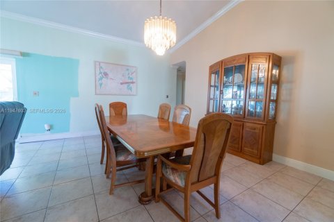 House in Tamarac, Florida 3 bedrooms, 138.52 sq.m. № 2003802 - photo 17