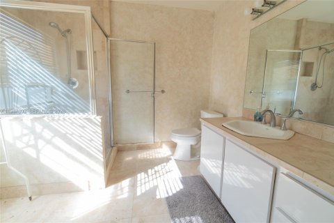 House in Tamarac, Florida 3 bedrooms, 138.52 sq.m. № 2003802 - photo 10