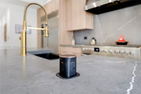 Casa en venta en North Bay Village, Florida, 3 dormitorios, 143.72 m2 № 1982529 - foto 16