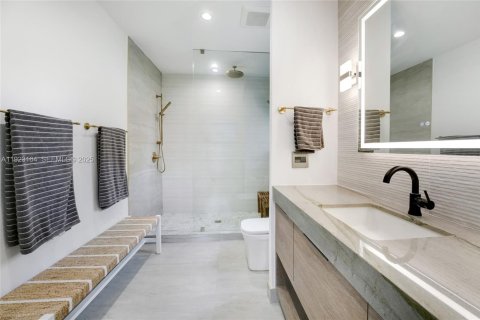 Casa en venta en North Bay Village, Florida, 3 dormitorios, 143.72 m2 № 1982529 - foto 8