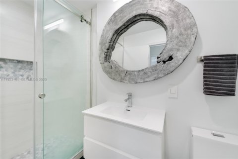 Casa en venta en North Bay Village, Florida, 3 dormitorios, 143.72 m2 № 1982529 - foto 24