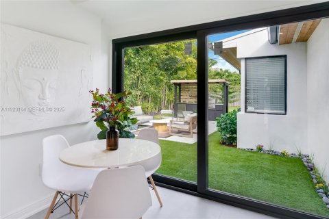 Casa en venta en North Bay Village, Florida, 3 dormitorios, 143.72 m2 № 1982529 - foto 12