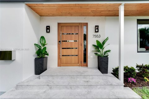 Casa en venta en North Bay Village, Florida, 3 dormitorios, 143.72 m2 № 1982529 - foto 6