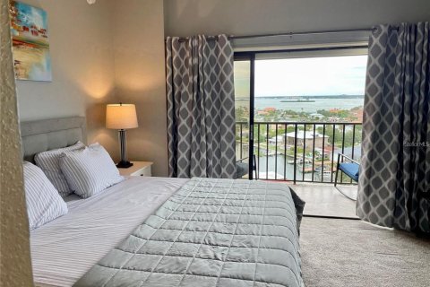 Condo in Clearwater, Florida, 2 bedrooms  № 1916343 - photo 15