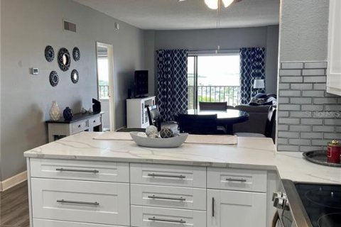 Condo in Clearwater, Florida, 2 bedrooms  № 1916343 - photo 5