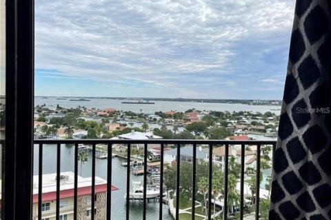 Condo in Clearwater, Florida, 2 bedrooms  № 1916343 - photo 13