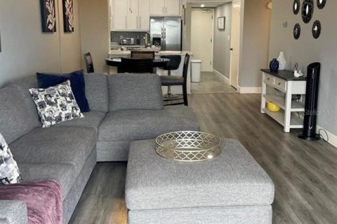 Condo in Clearwater, Florida, 2 bedrooms  № 1916343 - photo 10
