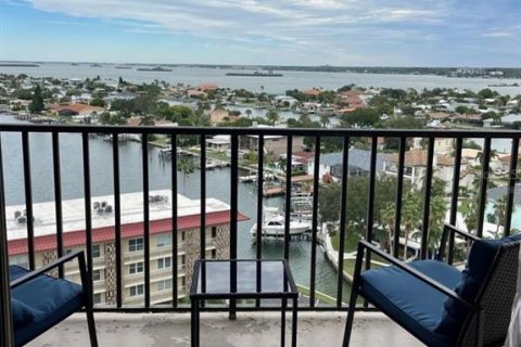 Condo in Clearwater, Florida, 2 bedrooms  № 1916343 - photo 23