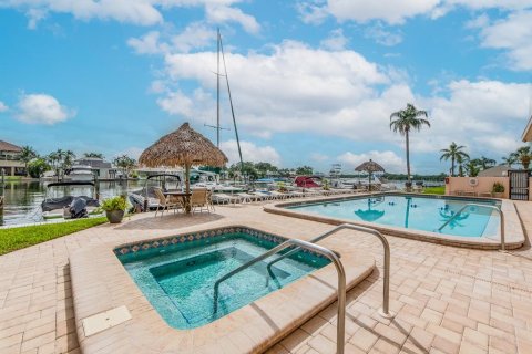 Condo in Clearwater, Florida, 2 bedrooms  № 1916343 - photo 30