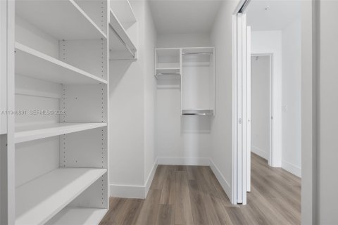 Condo in Hallandale Beach, Florida, 3 bedrooms  № 2002974 - photo 26