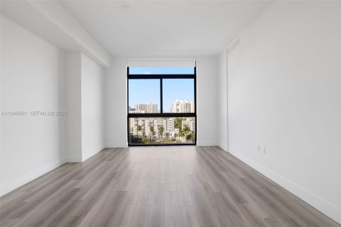 Condo in Hallandale Beach, Florida, 3 bedrooms  № 2002974 - photo 17