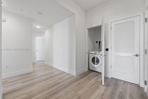 Condo in Hallandale Beach, Florida, 3 bedrooms  № 2002974 - photo 14