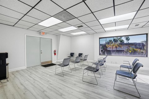 Propiedad comercial en venta en Coral Springs, Florida № 2087825 - foto 29
