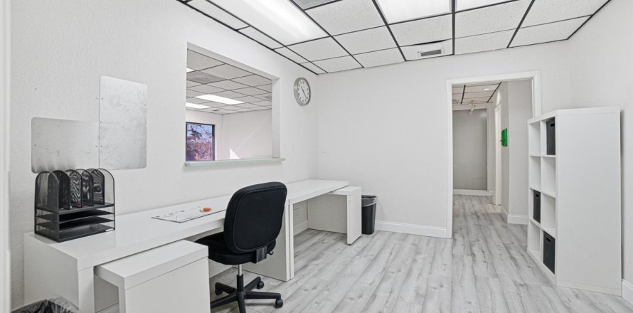 Propiedad comercial en Coral Springs, Florida № 2087825