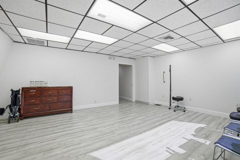 Propiedad comercial en venta en Coral Springs, Florida № 2087825 - foto 14