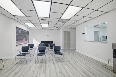Propiedad comercial en venta en Coral Springs, Florida № 2087825 - foto 26