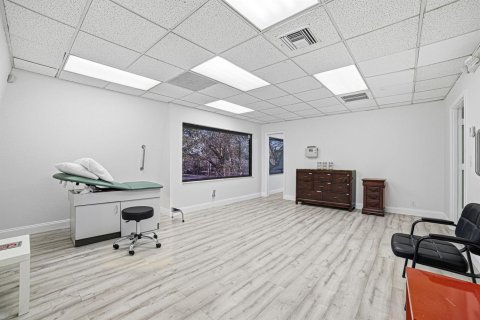 Propiedad comercial en venta en Coral Springs, Florida № 2087825 - foto 19