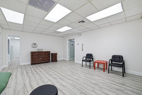 Propiedad comercial en venta en Coral Springs, Florida № 2087825 - foto 20