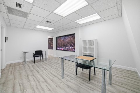 Propiedad comercial en venta en Coral Springs, Florida № 2087825 - foto 16