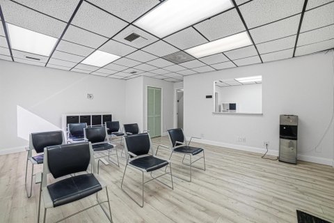 Propiedad comercial en venta en Coral Springs, Florida № 2087825 - foto 27