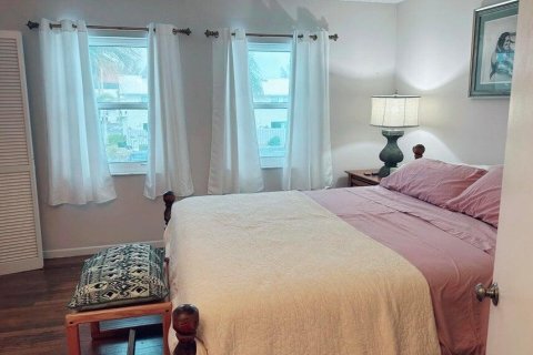 Adosado en venta en Jensen Beach, Florida, 2 dormitorios, 139.35 m2 № 2084105 - foto 2