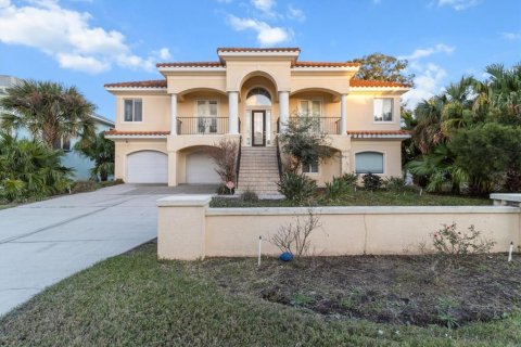 House in Crystal River, Florida 3 bedrooms, 240.25 sq.m. № 1554992 - photo 5