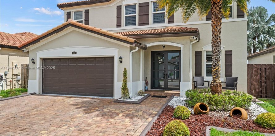 House in Homestead, Florida 4 bedrooms, 211.82 sq.m. № 1834243