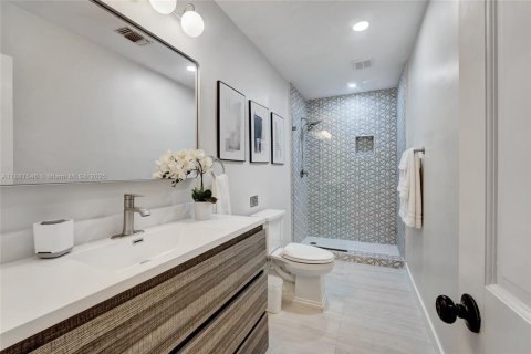 House in Davie, Florida 8 bedrooms, 261.06 sq.m. № 1983320 - photo 10