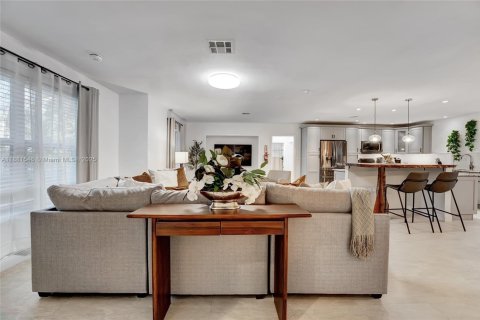 House in Davie, Florida 8 bedrooms, 261.06 sq.m. № 1983320 - photo 5