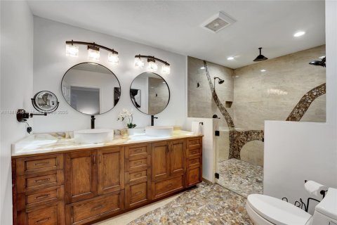 House in Davie, Florida 8 bedrooms, 261.06 sq.m. № 1983320 - photo 11