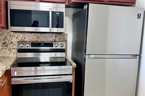 Снять в аренду кондоминиум в Норт-Майами-Бич, Флорида 1 спальня, 75.07м2, № 1950429 - фото 2