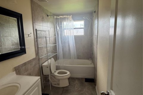 Villa ou maison à louer à Fort Myers, Floride: 1 chambre, 40.13 m2 № 1821643 - photo 5