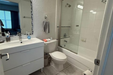 Купить кондоминиум в Майами-Бич, Флорида 1 спальня, 41.16м2, № 2051924 - фото 10