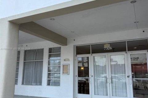 Купить кондоминиум в Майами-Бич, Флорида 1 спальня, 41.16м2, № 2051924 - фото 12