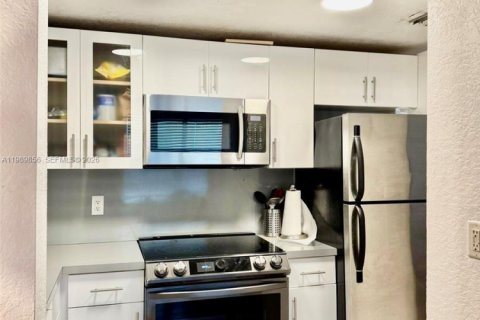 Купить кондоминиум в Майами-Бич, Флорида 1 спальня, 41.16м2, № 2051924 - фото 2