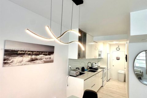 Condominio en venta en Miami Beach, Florida, 51.1 m2 № 1958921 - foto 3
