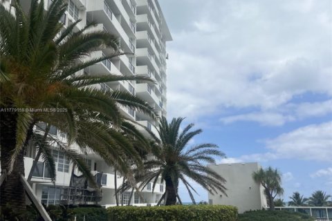 Condominio en venta en Miami Beach, Florida, 51.1 m2 № 1958921 - foto 18