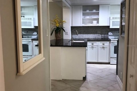 Condo in Palm Harbor, Florida, 1 bedroom  № 2091849 - photo 12