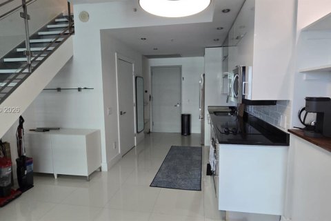 Condominio en alquiler en Miami, Florida, 2 dormitorios, 106.65 m2 № 2011751 - foto 3