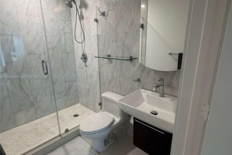 Снять в аренду кондоминиум в Майами, Флорида 2 спальни, 106.65м2, № 2011751 - фото 27