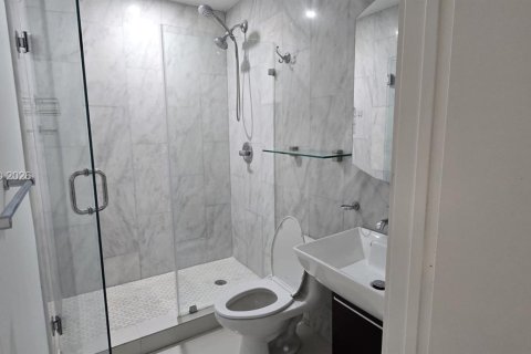 Condominio en alquiler en Miami, Florida, 2 dormitorios, 106.65 m2 № 2011751 - foto 6