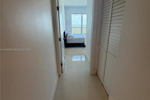 Снять в аренду кондоминиум в Майами, Флорида 2 спальни, 106.65м2, № 2011751 - фото 29