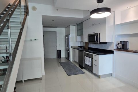 Condominio en alquiler en Miami, Florida, 2 dormitorios, 106.65 m2 № 2011751 - foto 4