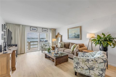 Купить кондоминиум в Порт-Оранж, Флорида 6 комнат, 138.89м2, № 1908159 - фото 17